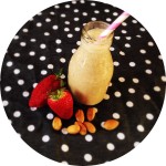Strawberry Almond Smoothie - healthy recipe