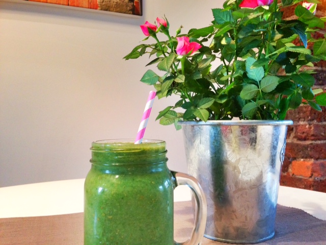 Pear, Spinach and Lettuce Smoothie